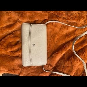 Tory Burch gray crossbody. Perfect condition only used once.